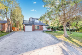 Stunning 7 Br RougeView Home with 2 Kitchens, 5 Bathrooms, Amazing Backyard & 8-Car Parking